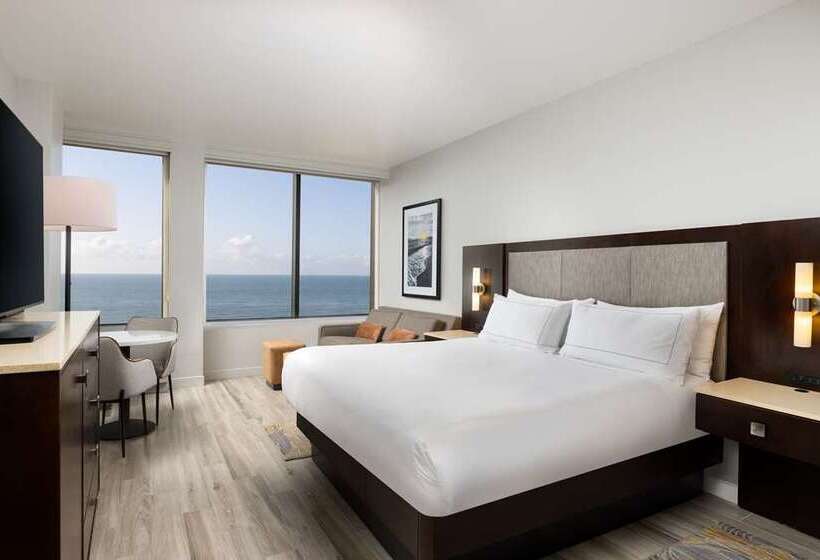 סוויטת ג'וניור אקזקיוטיב, Hilton Hua Hin Resort & Spa