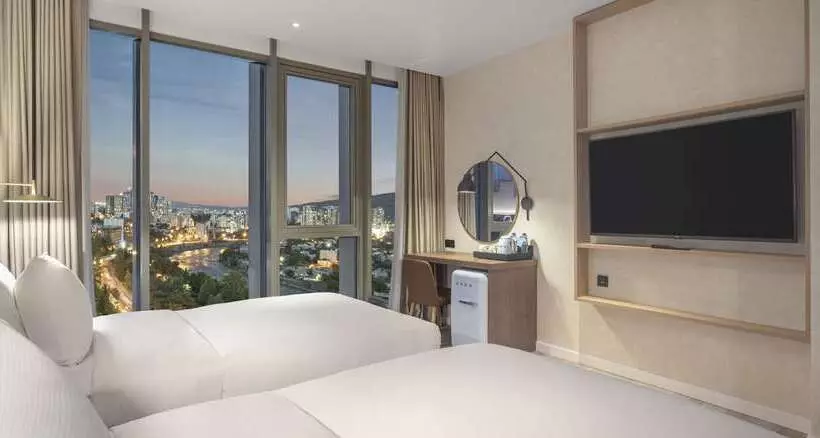 سوییت جونیور با چشمانداز دریا, Hilton Hua Hin Resort & Spa