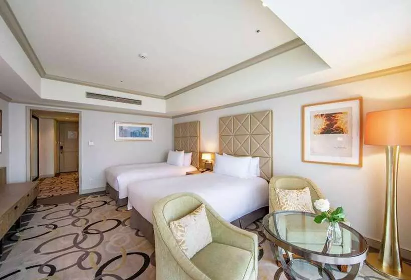 اتاق پرمیوم با چشمانداز دریا, Hilton Hua Hin Resort & Spa