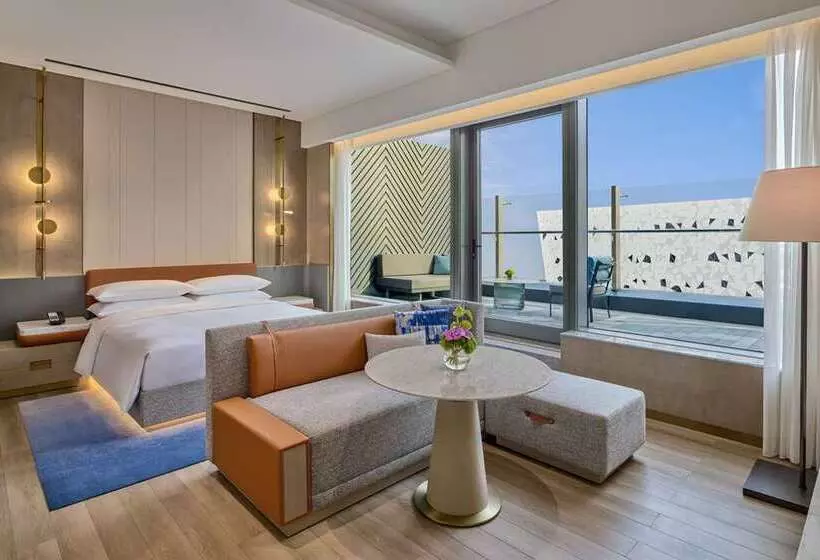 اتاق اجرایی با تخت بزرگ, Hilton Hua Hin Resort & Spa
