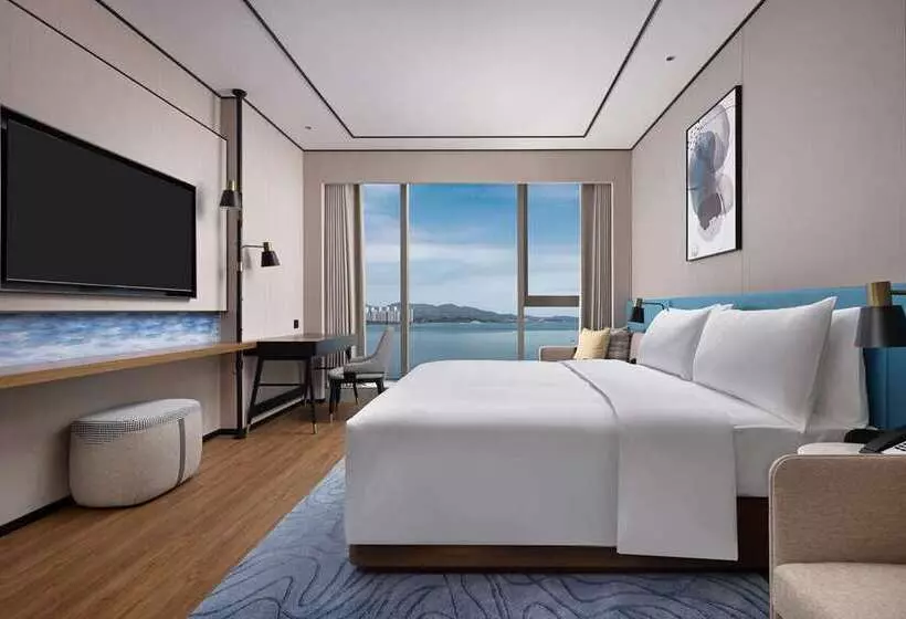 سوئیت جونیور با تخت بزرگ, Hilton Hua Hin Resort & Spa