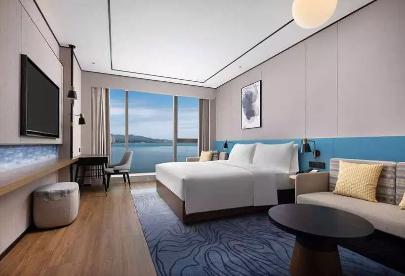 سوئیت جونیور با تخت بزرگ, Hilton Hua Hin Resort & Spa