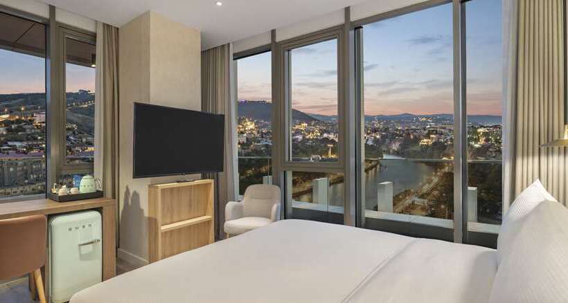 Полулюкс Кровать Кинг, Hilton Hua Hin Resort & Spa