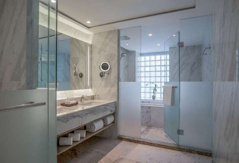 Полулюкс Президентский, Hilton Hua Hin Resort & Spa