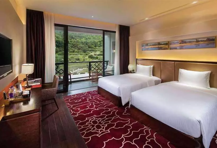 اتاق پرمیوم با چشمانداز دریا, Hilton Hua Hin Resort & Spa