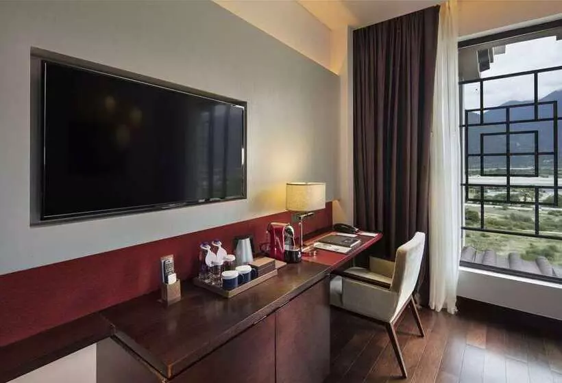 اتاق پرمیوم با چشمانداز دریا, Hilton Hua Hin Resort & Spa