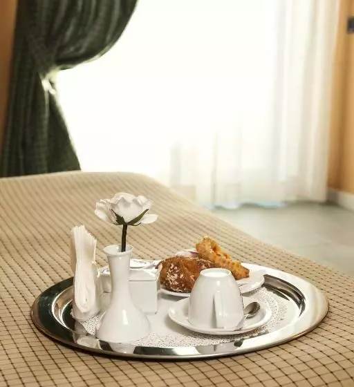 اتاق استاندارد یک نفره, Albergo Athenaeum