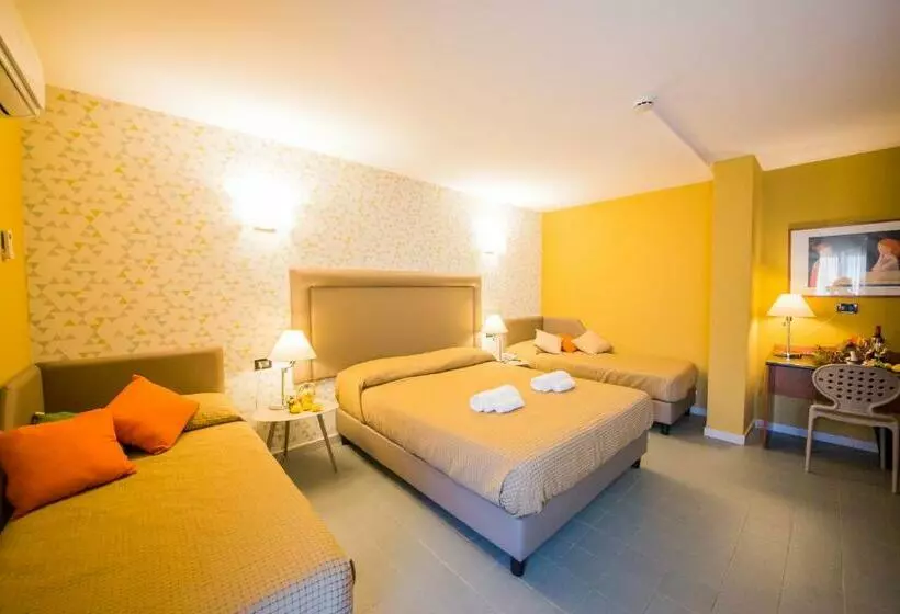 اتاق استاندارد سه نفره, Albergo Athenaeum