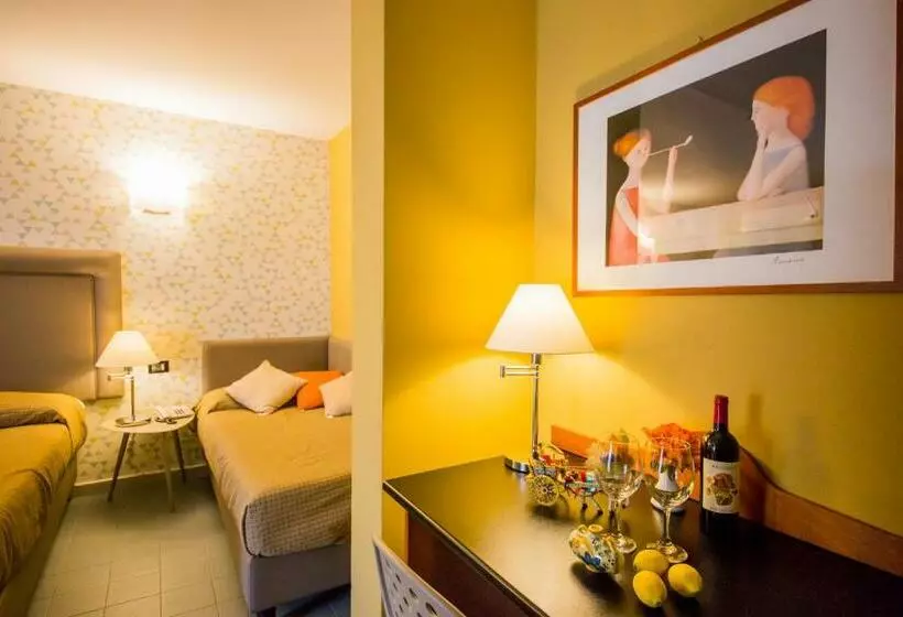اتاق استاندارد سه نفره, Albergo Athenaeum
