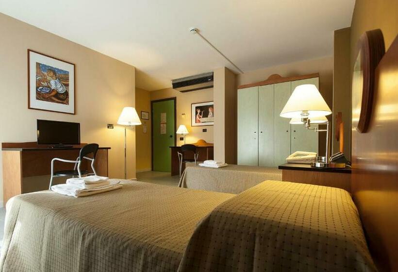 标准三人间, Albergo Athenaeum