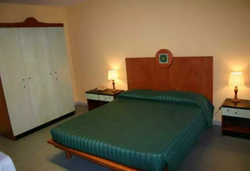 اتاق اکونومی, Albergo Athenaeum