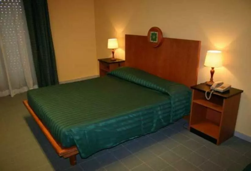 اتاق اکونومی, Albergo Athenaeum