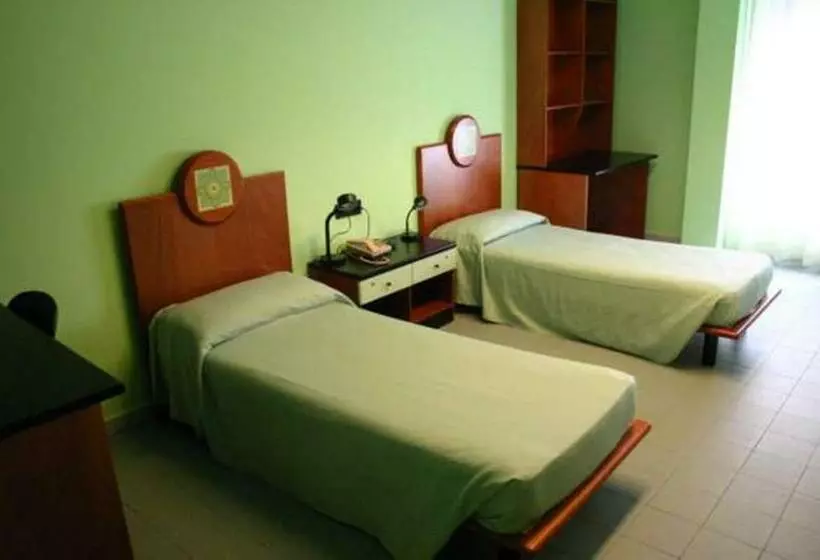 اتاق اکونومی, Albergo Athenaeum