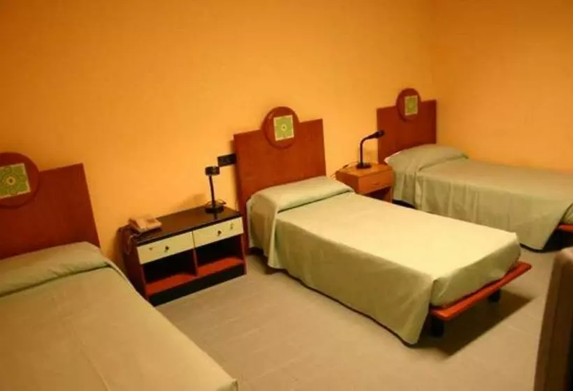 Economy Triple Room, Albergo Athenaeum