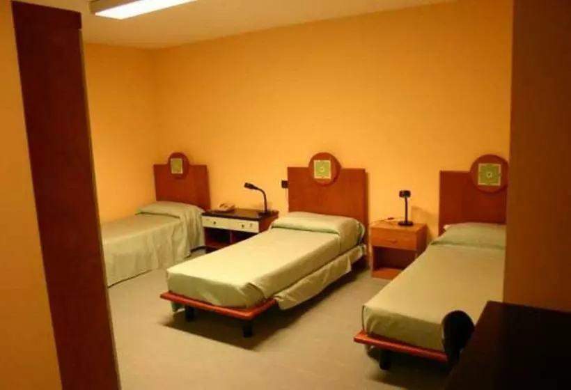 Economy Triple Room, Albergo Athenaeum