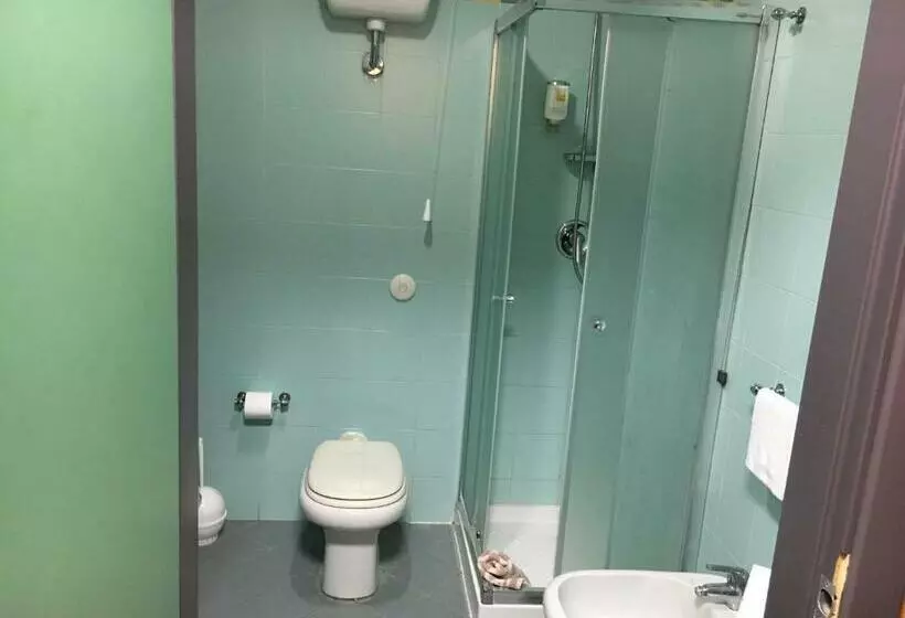 Economy Triple Room, Albergo Athenaeum