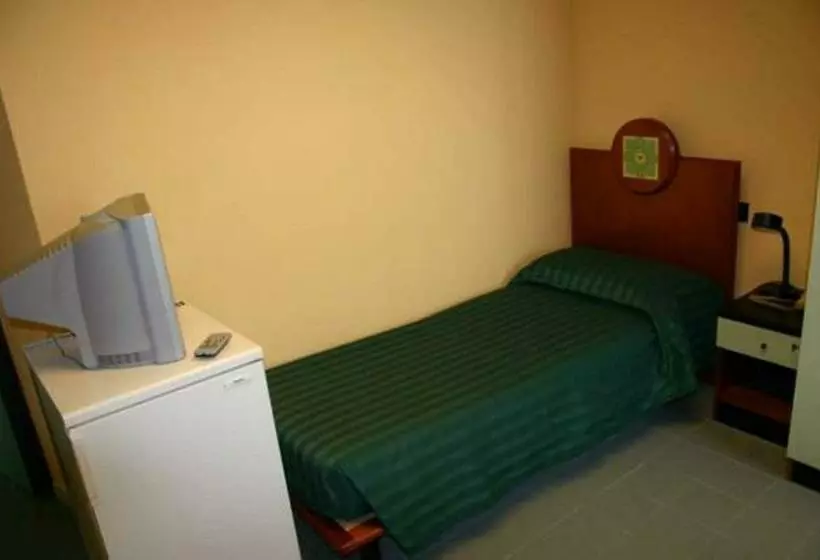 اتاق اکونومی یک تخته, Albergo Athenaeum