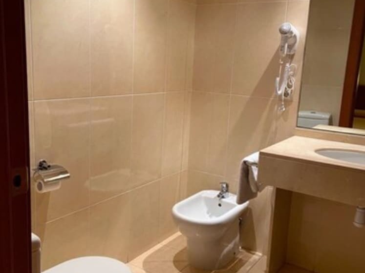 标准三人间, Berga Park