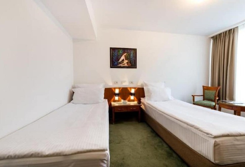 اتاق اکونومی, Duke Romana City Center