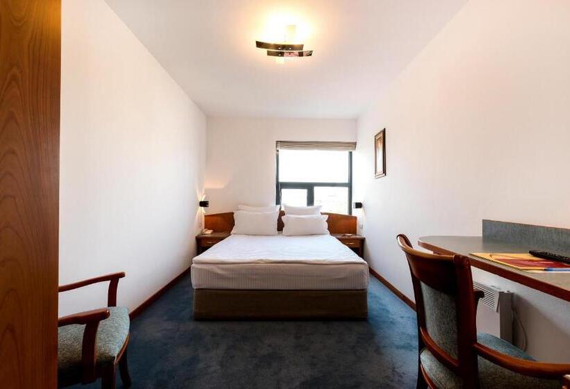 اتاق اکونومی, Duke Romana City Center