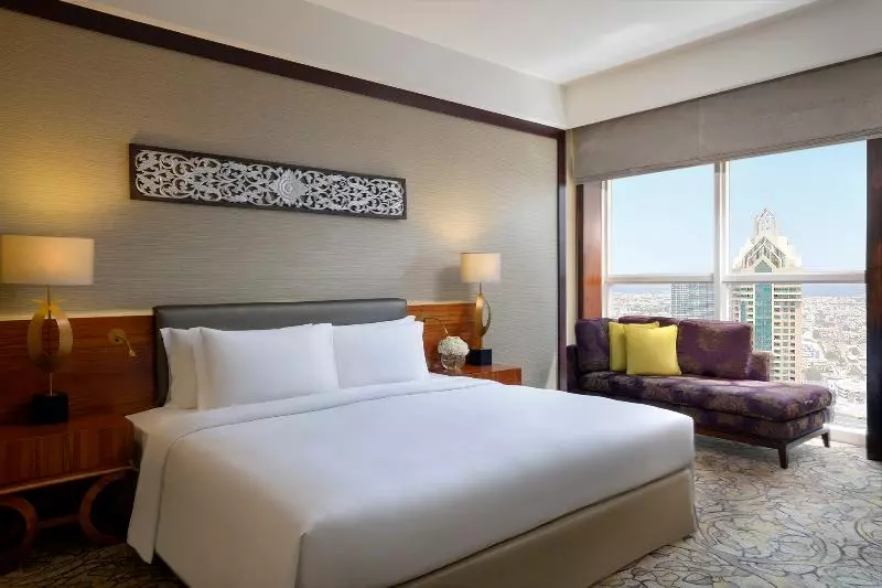 اتاق لوکس با تخت بزرگ, Dusit Thani Dubai