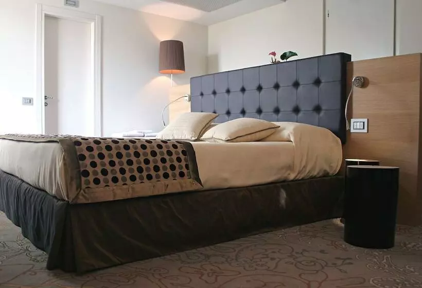Suite Junior, Filanda