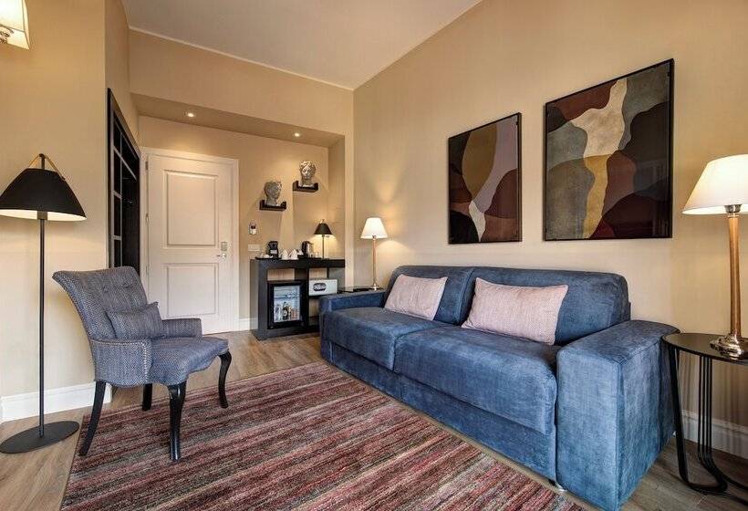 سوییت, Grand Hotel Cavour