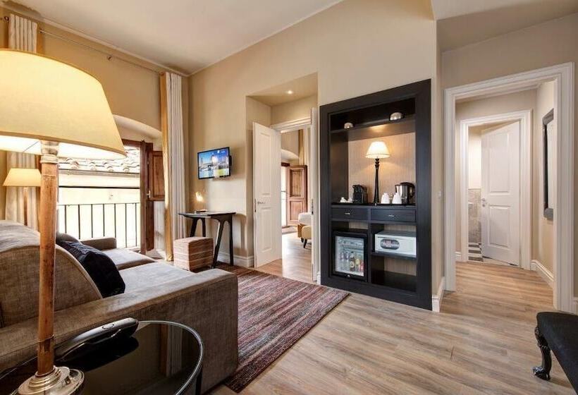 سوییت, Grand Hotel Cavour