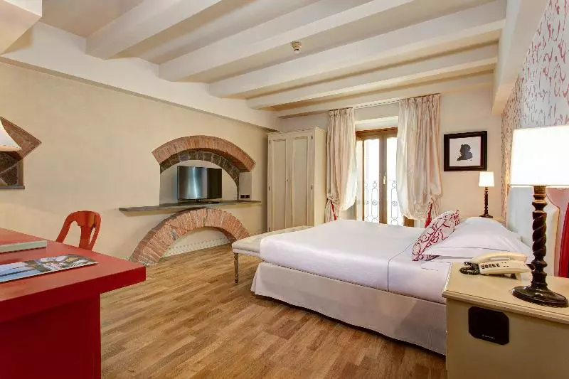 اتاق سوپریور, Grand Hotel Cavour