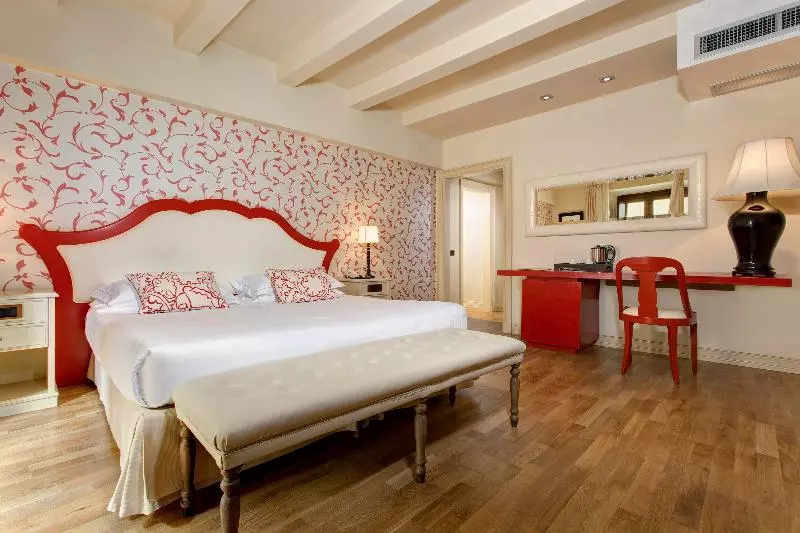 اتاق سوپریور, Grand Hotel Cavour