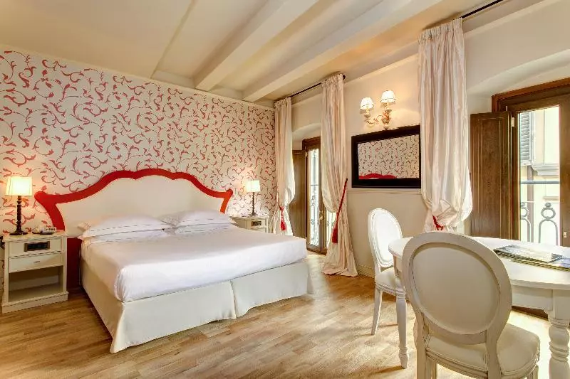 اتاق لوکس, Grand Hotel Cavour