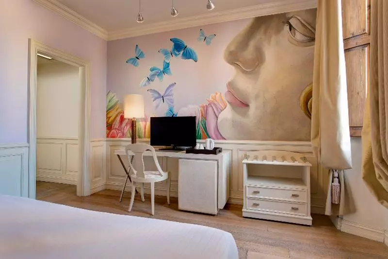 اتاق لوکس, Grand Hotel Cavour