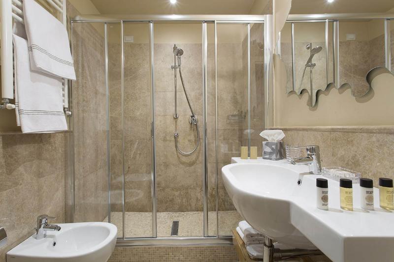 اتاق لوکس, Grand Hotel Cavour