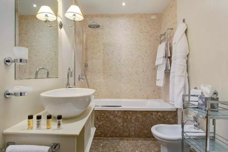 سوییت جونیور, Grand Hotel Cavour