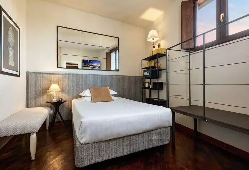 اتاق استاندارد یک نفره, Grand Hotel Cavour