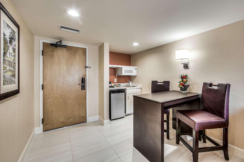 سوییت جونیور, Grand Hotel Cavour