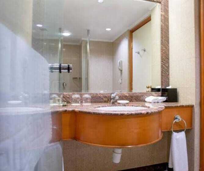 اتاق سوپریور با چشمانداز شهر, Harbour Plaza North Point