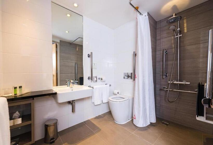 Номер Стандарт Адаптированный для Инвалидов, Holiday Inn Belfast, An Ihg