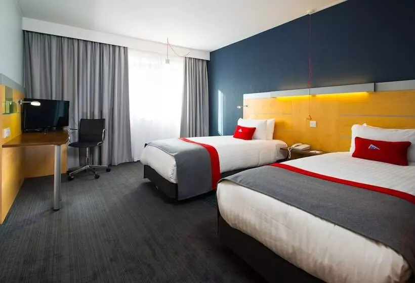 Standard-invahuone, Holiday Inn Express Cambridge, An Ihg