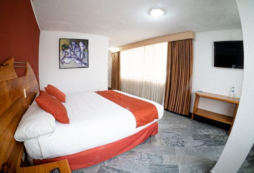 标准单人间, La Giralda