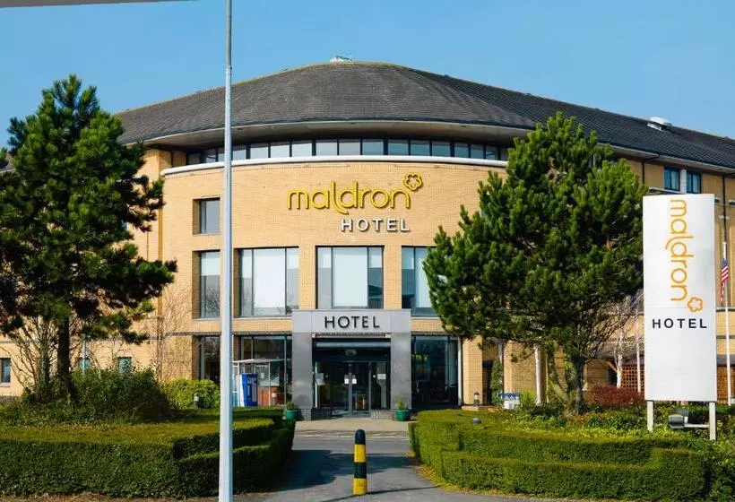 اتاق خانوادگی, Maldron Hotel Belfast International Airport