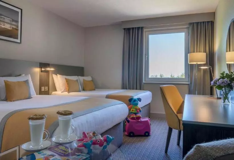اتاق خانوادگی, Maldron Hotel Belfast International Airport