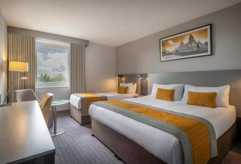 اتاق خانوادگی, Maldron Hotel Belfast International Airport