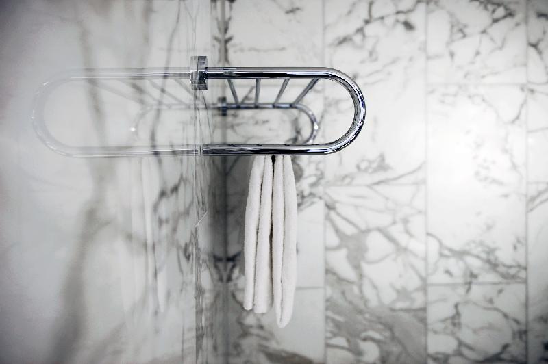 اتاق استاندارد یک نفره, Stoller