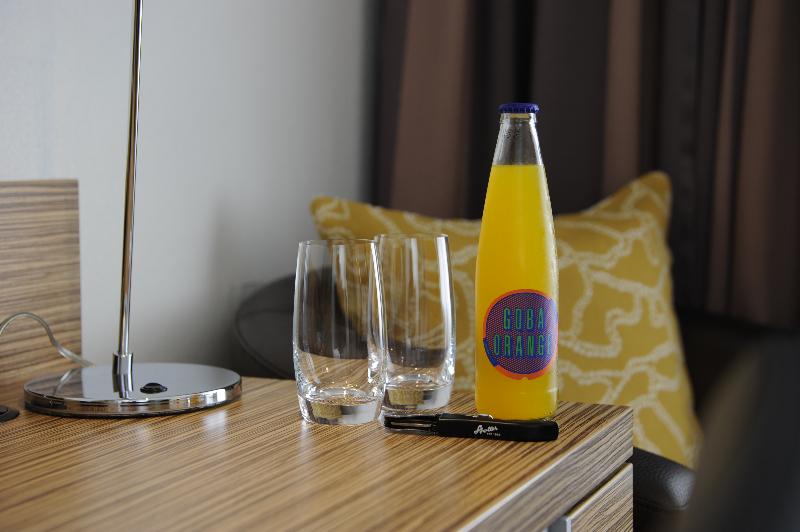 اتاق استاندارد یک نفره, Stoller