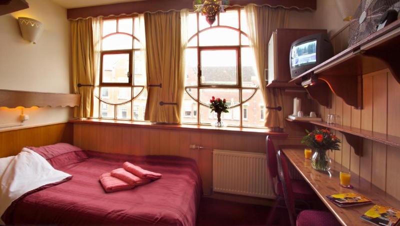 اتاق استاندارد یک نفره, Nadia