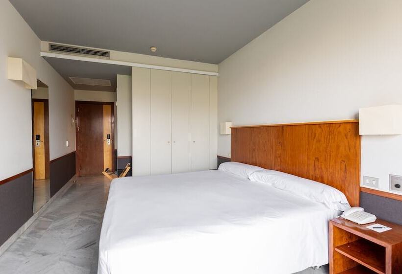 Номер Стандарт Вид на Парк, Onix Fira