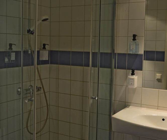 Номер Стандарт, Park Inn By Radisson Oslo Airport Hotel West
