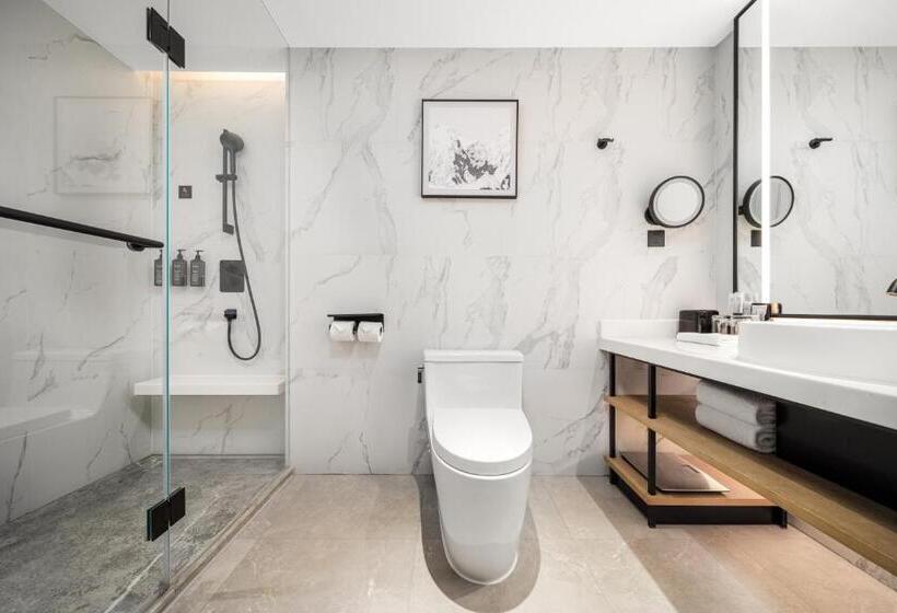 Номер Superior Кровать Кинг, Sheraton Chengdu Lido