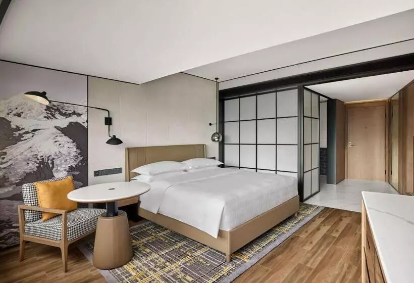 キングサイズベッドのデラックスルーム, Sheraton Chengdu Lido